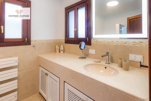 Villa_Bathroom (1)