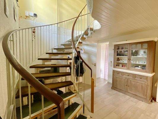 Treppe zur Untergeschossebene