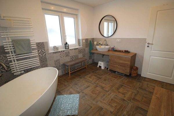 15 - Bad Dachgeschoss