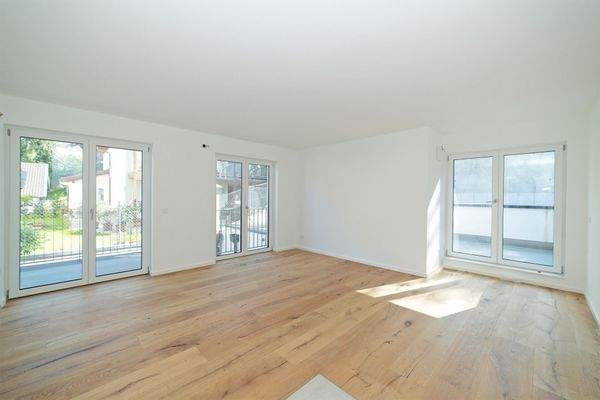 Wohnzimmer + Essbereich