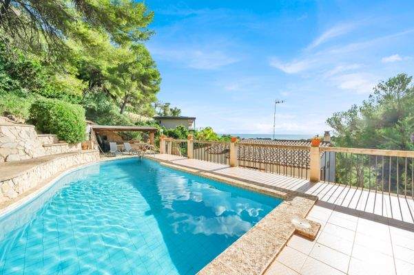 Pool in villa in Costa d_en Blanes 2