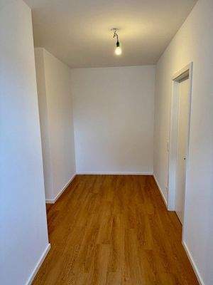 Flur EG mit Garderobennische