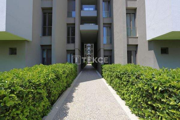 Furnished Apartment in a Complex with a Pool in Konyaaltı Antalya