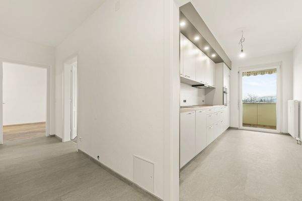 Schöne, sanierte 3 Zimmer Wohnung (Penthouse) 95,00m² mit Westloggia in Waidmannsdorf - Lodengasse