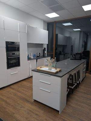 Hochwertige und vollausgestattete Küche