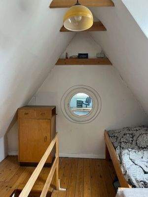 Altbau: Spitzboden Zimmer 1