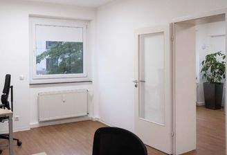 Büroraum + Gemeinschaftsfläche