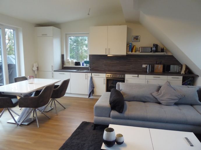 Wohntraum in Norderstedt ! Perfekte 4 Zimmer Penthouse Wohnung mit 4 Balkonen in Nordestedt Friedrichsgabe zu vermieten !!