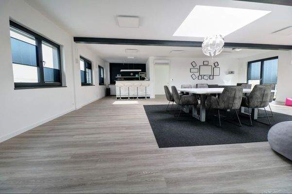 Zur Mitbenutzung: Besprechung und Teeküche - DG