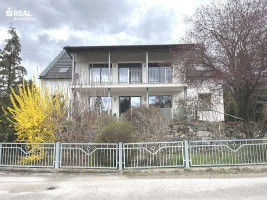 Straßenansicht