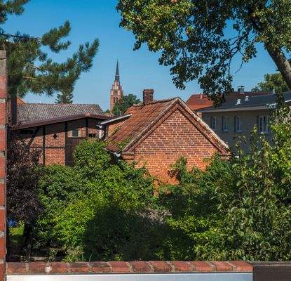 Blick von der Terrasse Richtung Stadt 1201879.jpg