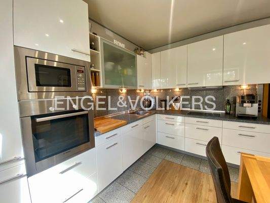 Moderne Küche im Obergeschoss