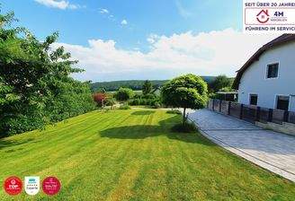 Garten und Einfahrt - Blick Richtung Süden