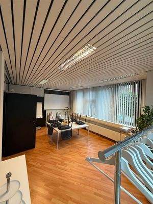 Büro/Besprechungsraum