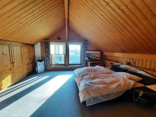 Schlafzimmer OG mit Balkon