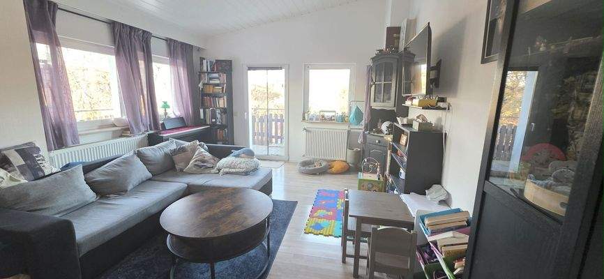 Hinterhaus OG-Wohnzimmer mit Zugang zum Balkon