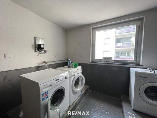 zusätzlicher Waschraum im Nebengebäude