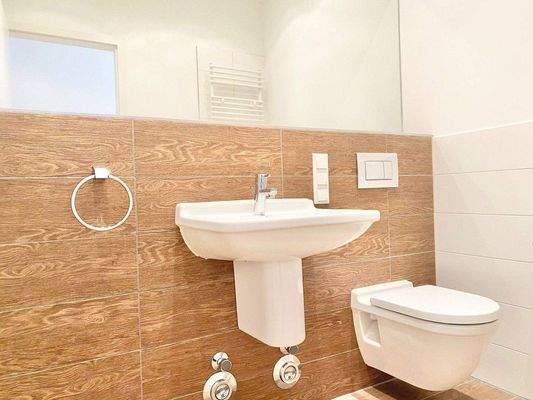 Badezimmer Ansicht 1