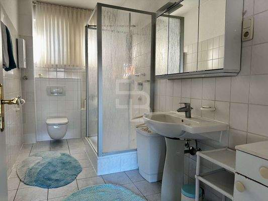 Badezimmer im Obergeschoss 