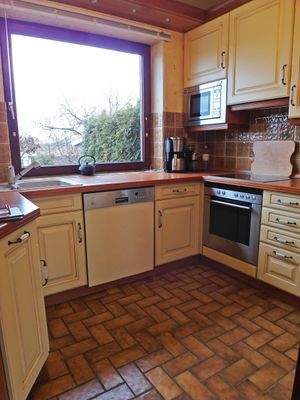 gepflegte Einbauküche