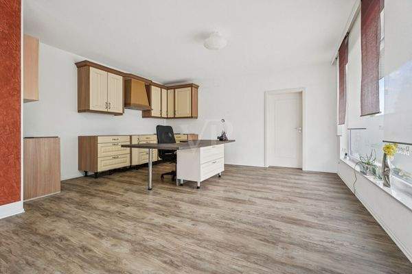 Büro/ Ausstellungsraum/ Gewerbeeinheit