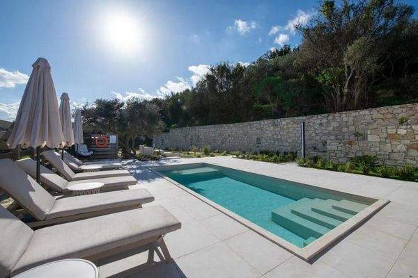 Kreta: Moderne 2-Schlafzimmer-Villa mit privatem Pool in Almyrida zu verkaufen