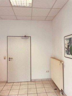 FH Tür zur Halle.jpeg