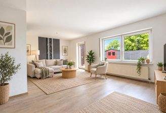 Wohnzimmer (virtuell möbliert)