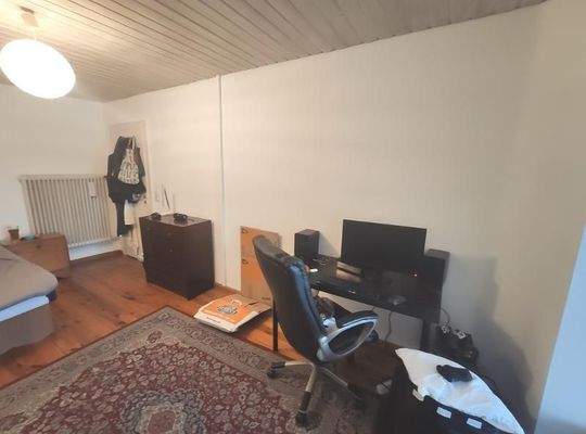 Kinderzimmer 2 / Arbeitszimmer mit Zugang zur Terrasse Bild 3