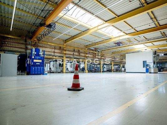 Halle Innenansicht 2