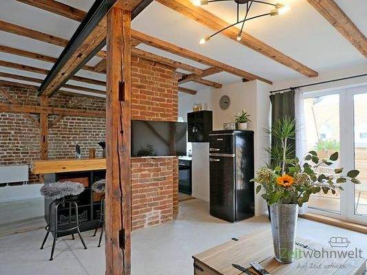 TV und Küchentresen