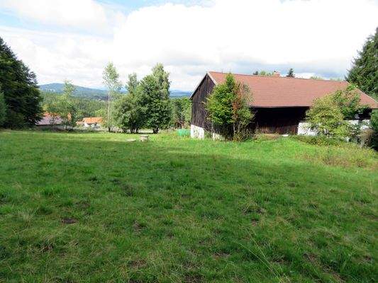 Grundstück hinter dem Haus  