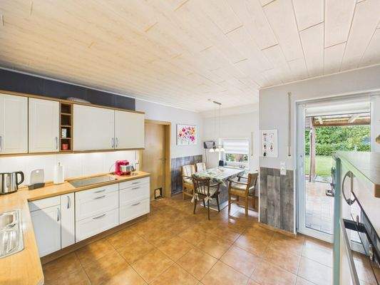 CAM03784G0-PR0088-STILL008