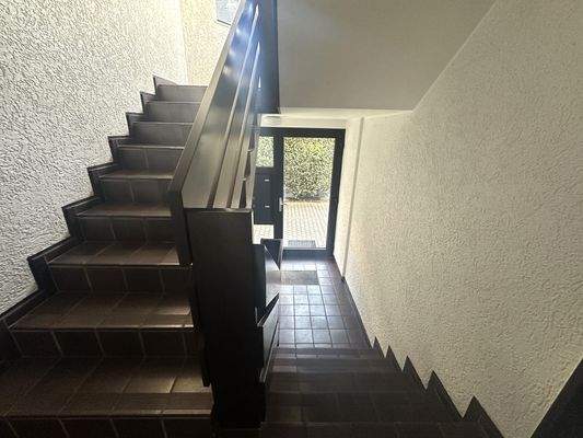 Eingang und Treppenhaus