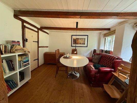 2. Zimmer im EG mit Zugang..