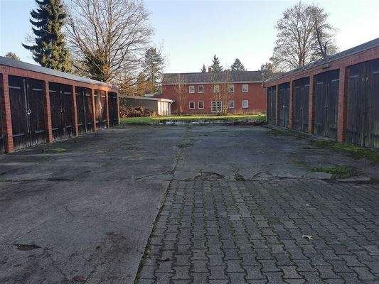 Hof im Garagenbereich