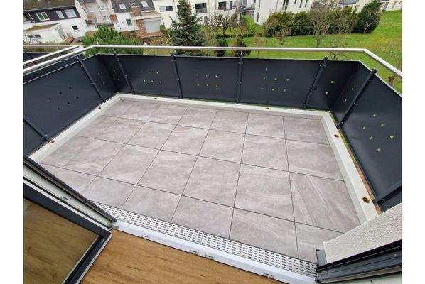 Wohnungseigener Balkon ca. 8 m² (o.Gew)