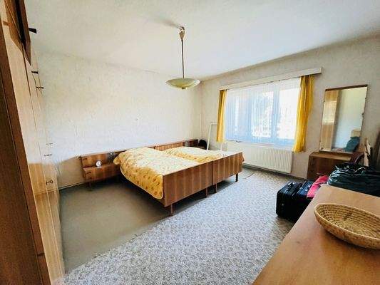 Schlafzimmer linke Haushälfte.jpg