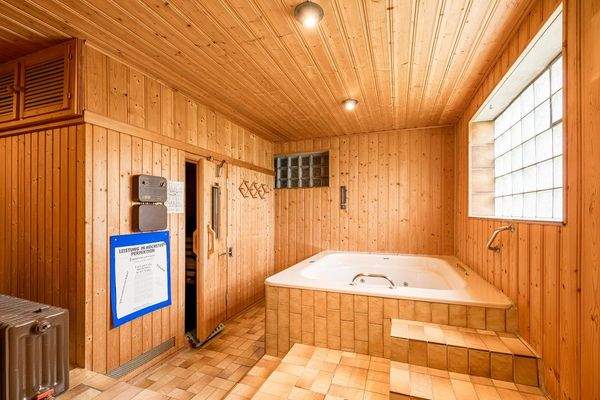 Whirlpool und Sauna