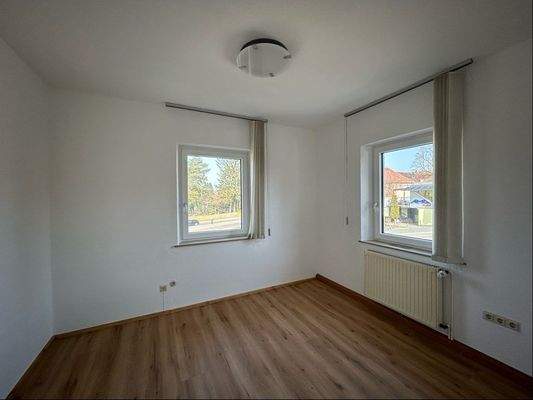 Büro 4 neben Eingangsbereich