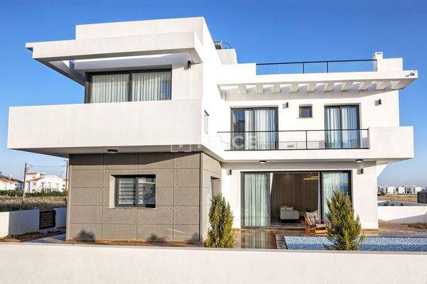 Elegant Houses Near the Beaches in North Cyprus Gazimağusa