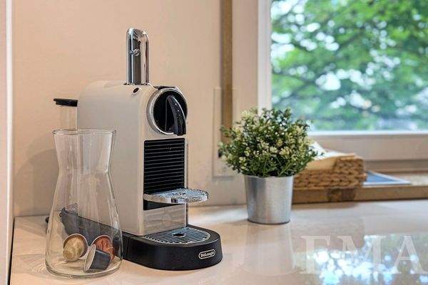 Nespresso Kaffeemaschine mit Milchaufschäumer