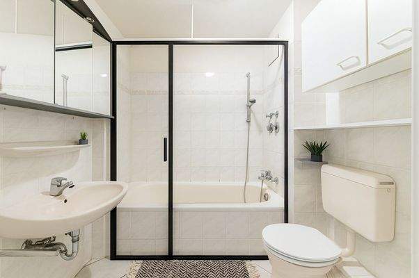 Bad virtuell möbliert 