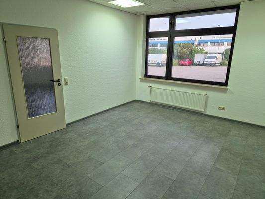 Büro 4.jpg