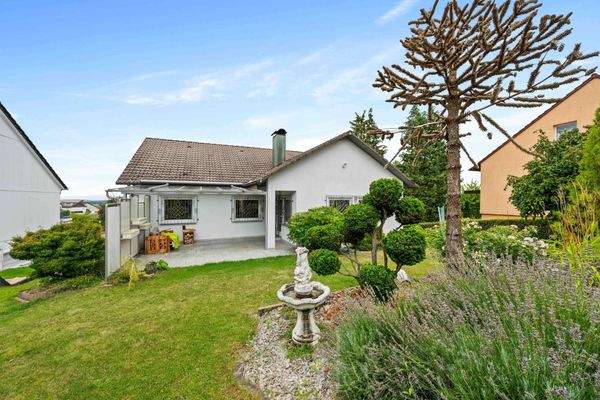 Schön angelegter Garten