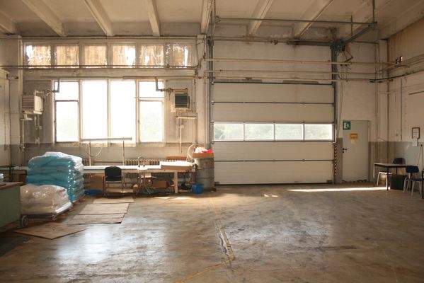 Raum mit LKW-Zufahrt