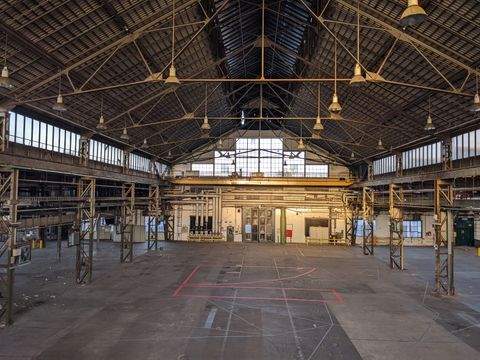 Berlin Halle, Berlin Hallenfläche