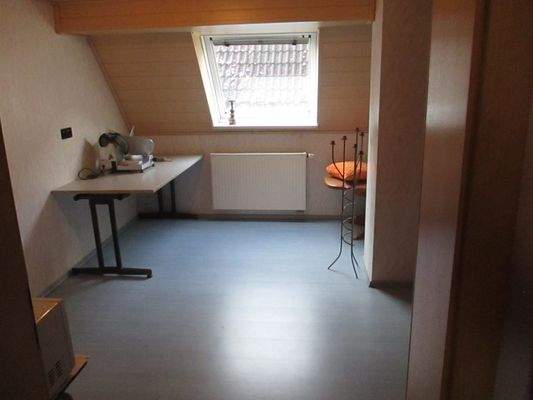 O.G Zimmer mit Anschlüsse für Küche.JPG