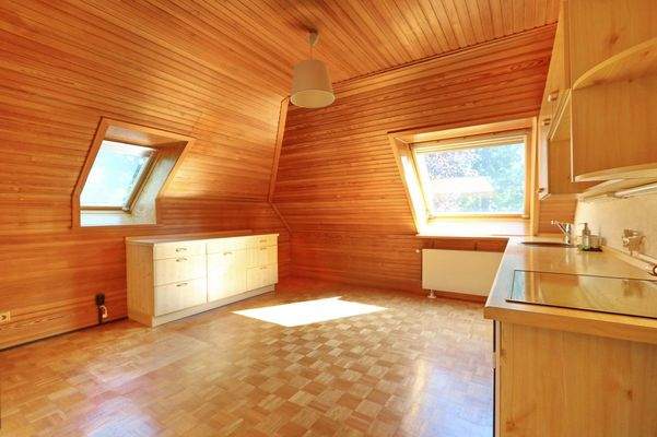 Küche im Dachgeschoss (1)