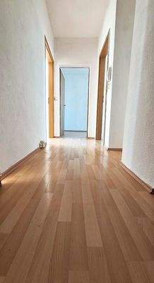 Flur (Sicht aus Wohnungseingang)